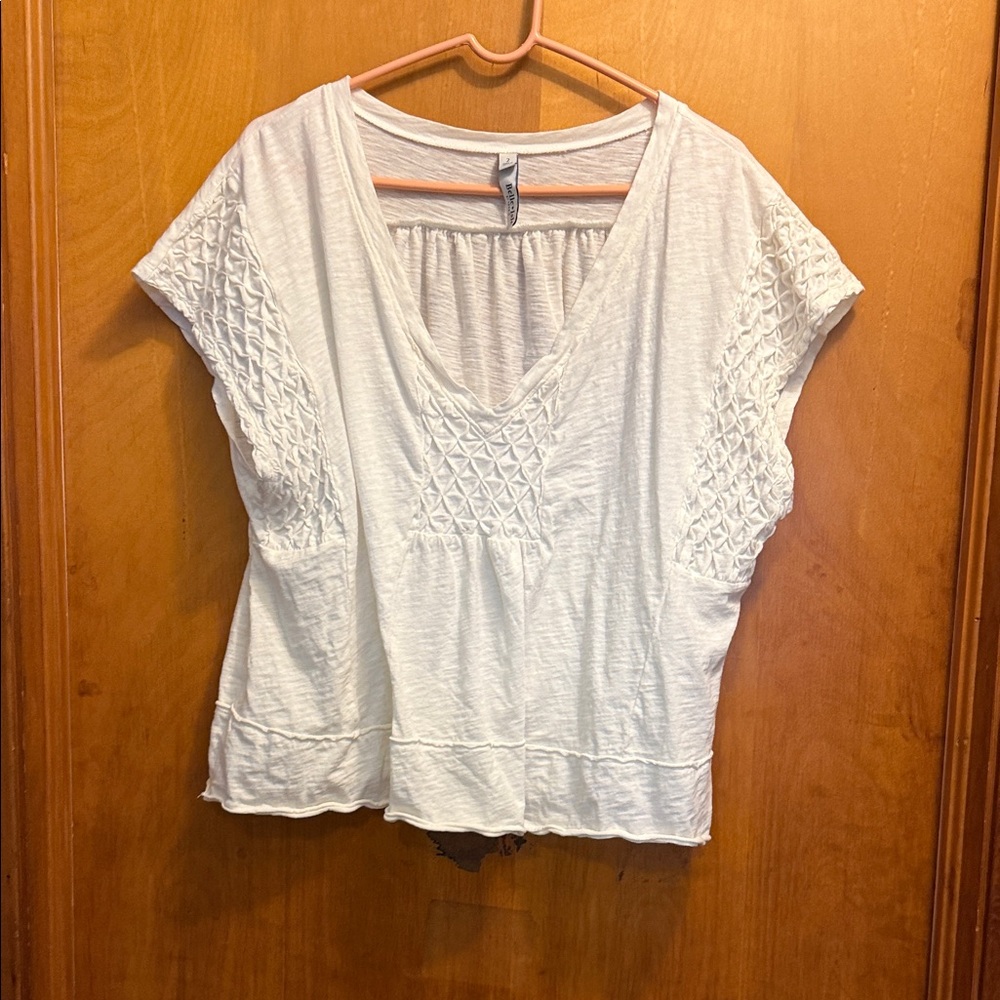 Torrid Cream V-Neck Short Sleeve Top